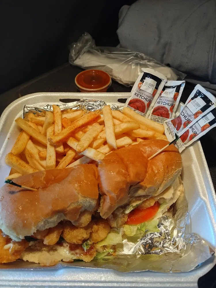 Shrimp PO' Boy & Seasoned Fries